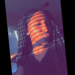 Meet your Posher, Stalee